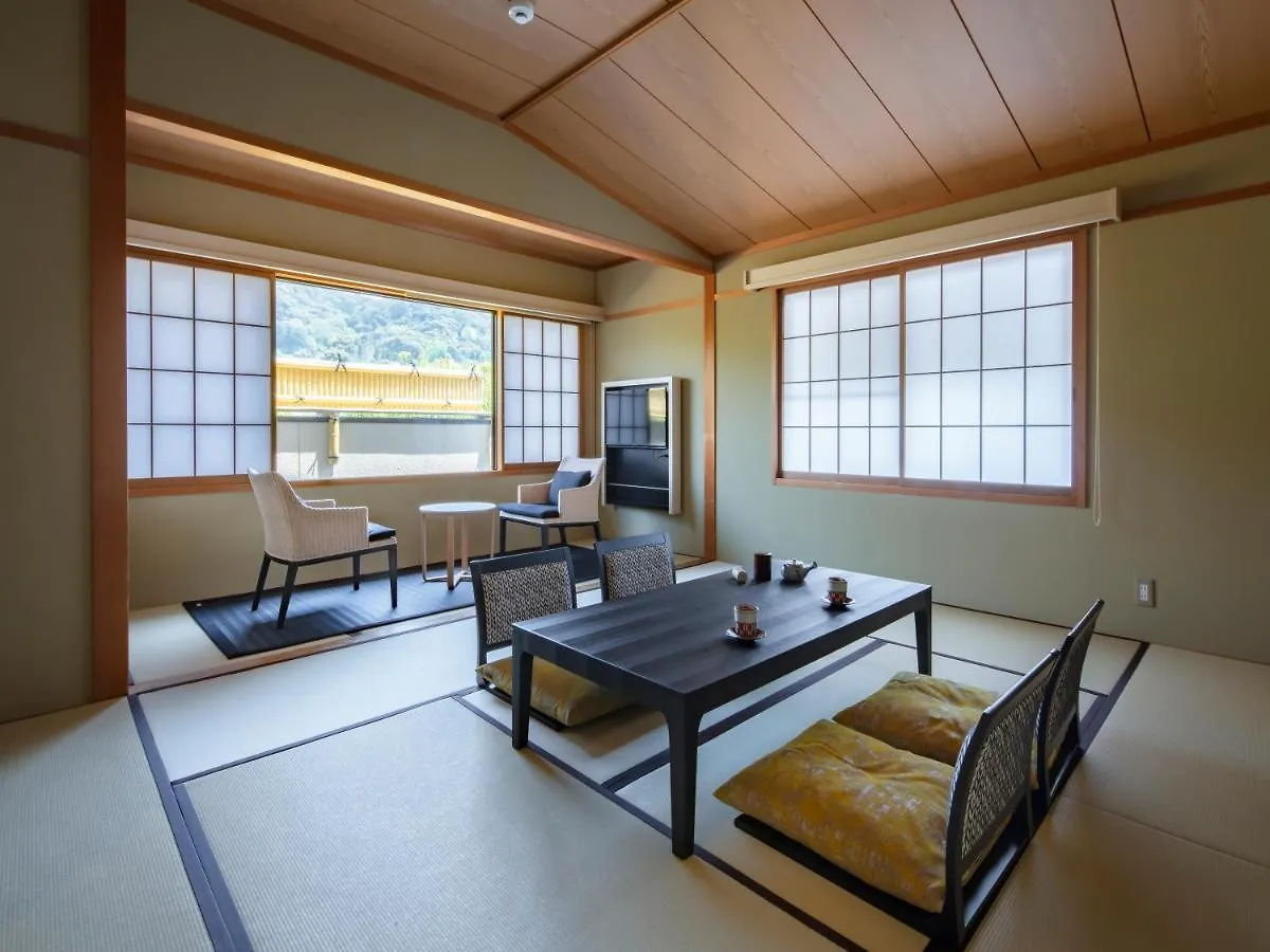 Gion Ryokan Karaku Kioto