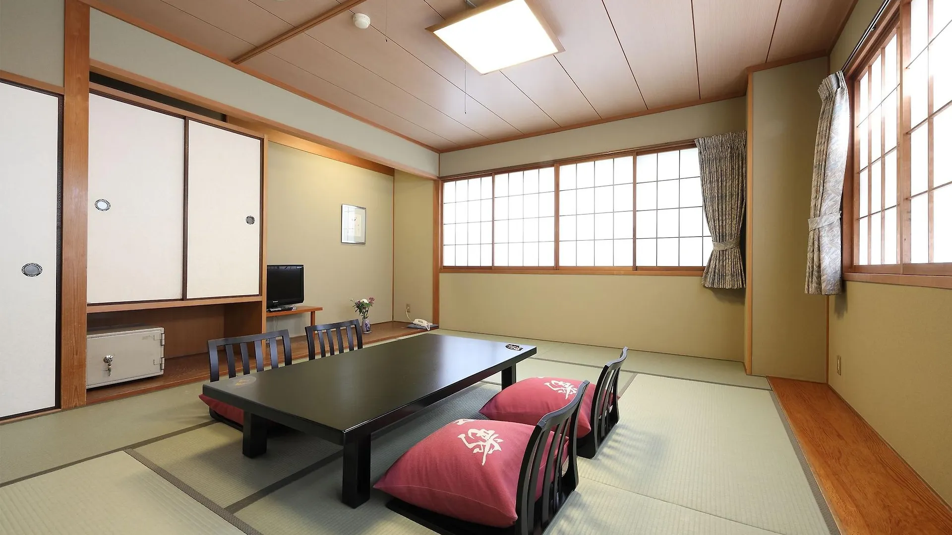 Gion Ryokan Karaku Kyoto 4*,